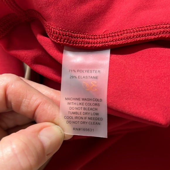 ⭐️NWT (118$) Johnny Was Calme endurance high waist leggings red stripe sz M #2 - Picture 6 of 7